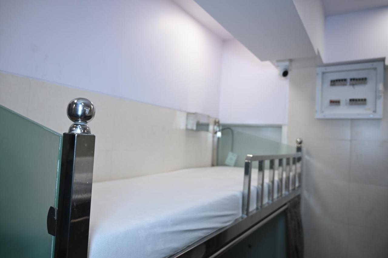Sagar Dormitory Andheri - Nearest To Andheri Railway Station West 뭄바이 외부 사진