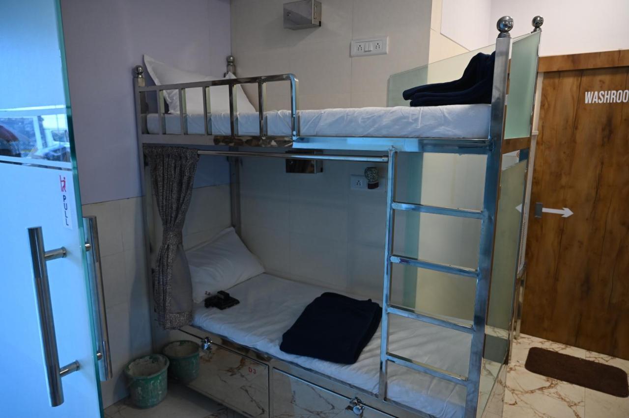 Sagar Dormitory Andheri - Nearest To Andheri Railway Station West 뭄바이 외부 사진
